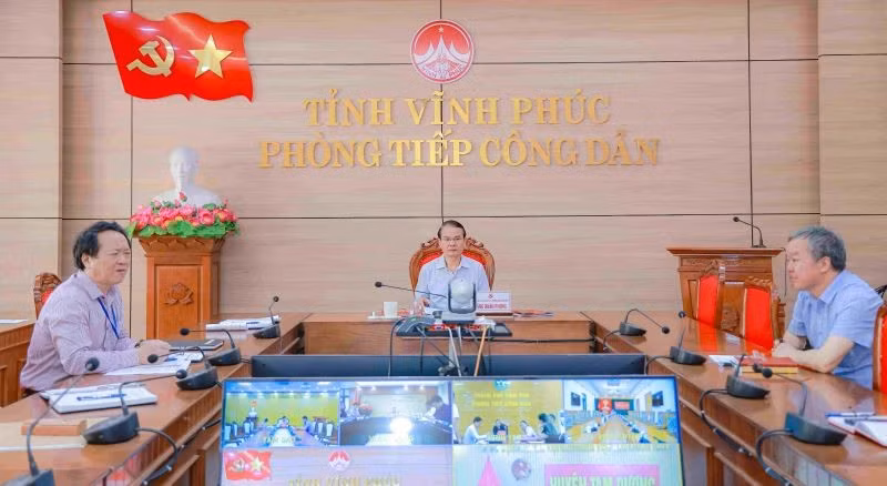Ông Đặng Xuân Phong, Bí thư tỉnh Vĩnh Phúc (cũ) nay là Bí thư tỉnh Phú Thọ tiếp công dân định kỳ vào tháng 4/2025.