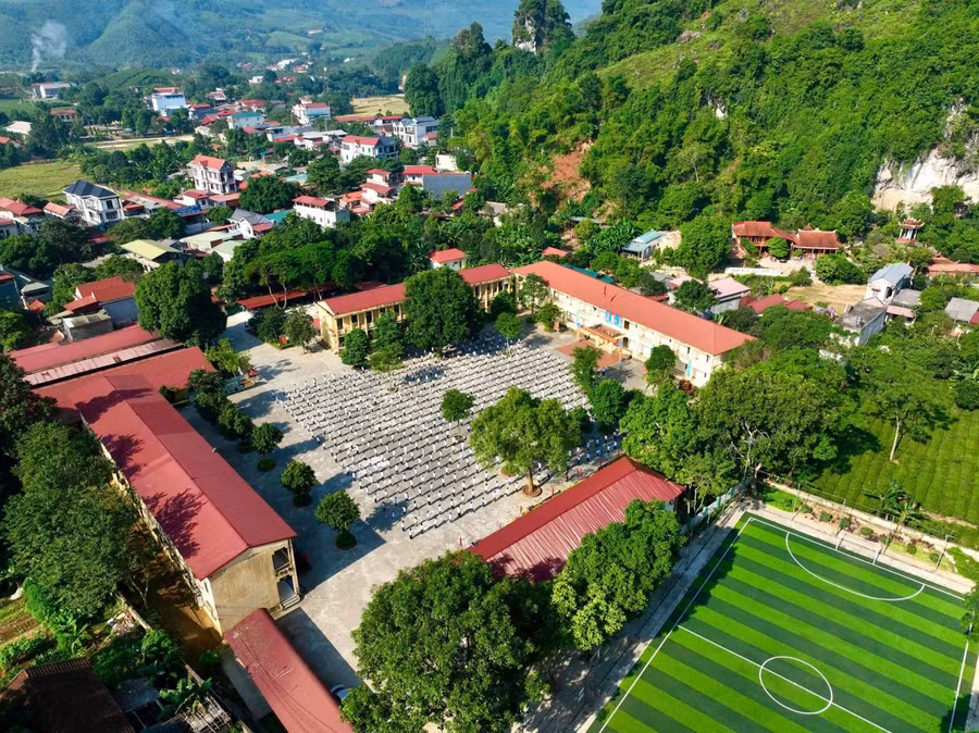 Trường PTDTBT THCS Thu Cúc được đầu tư khang trang.