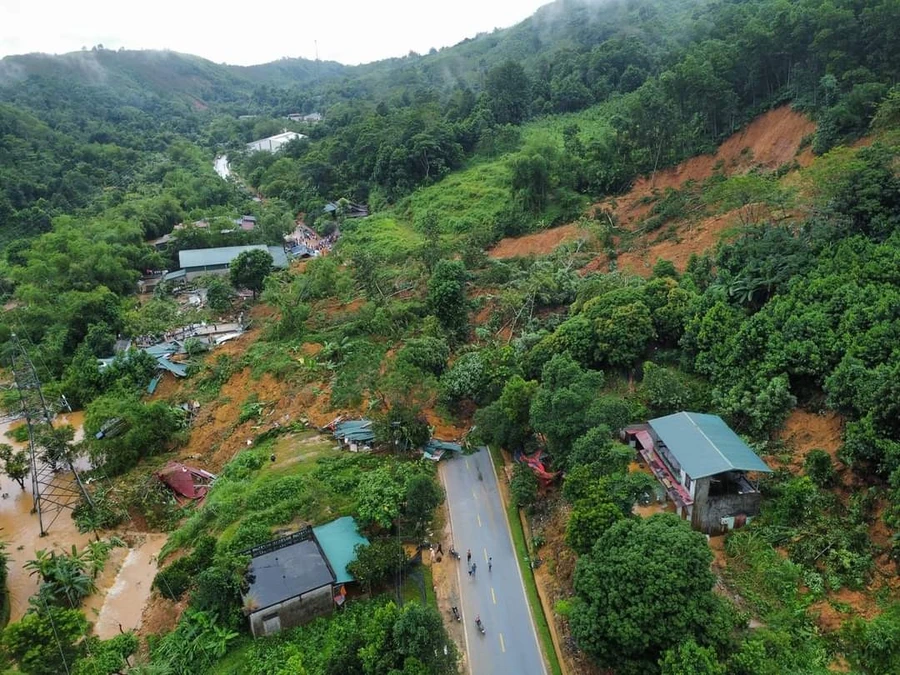 Sạt lở đất ở Hà Giang