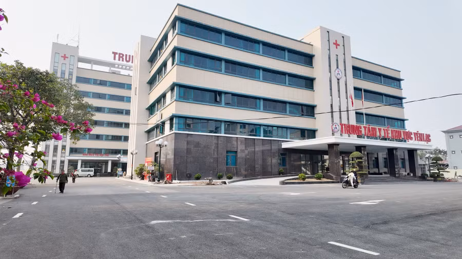 Trung tâm Y tế khu vực Yên Lạc được đầu tư xây mới và đã đưa vào hoạt động.