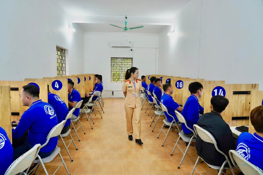 Công an tỉnh Hà Giang tổ chức sát hạch giấy phép lái xe lần đầu tiên sau khi tiếp nhận chức năng, nhiệm vụ.