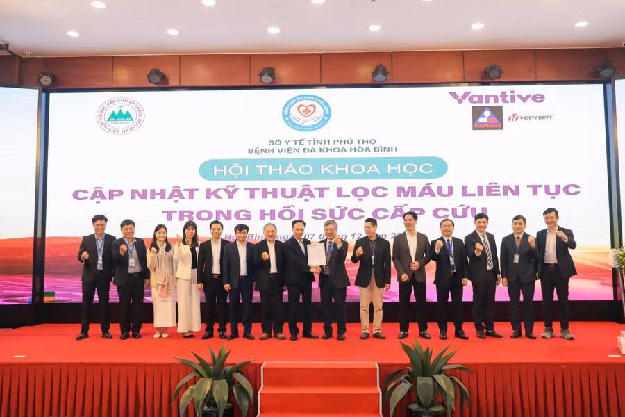 Lễ ra mắt Ban Chấp hành Chi hội Hồi sức Cấp cứu và Chống độc tỉnh Phú Thọ.