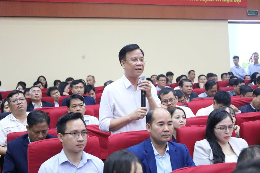 Đại diện đơn vị đào tạo nêu ý kiến tại hội nghị. bt4.jpg