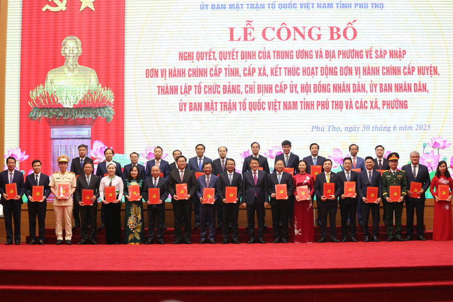 Ban Thường vụ Tỉnh ủy Phú Thọ (mới), nhiệm kỳ 2020 - 2025 gồm 30 người.