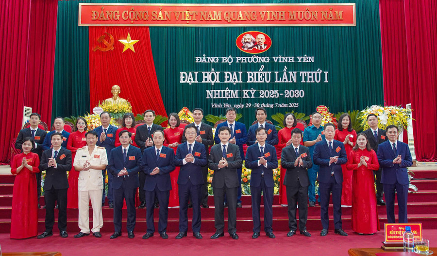 Ban Chấp hành Đảng bộ phường Vĩnh Yên nhiệm kỳ 2025-2030.