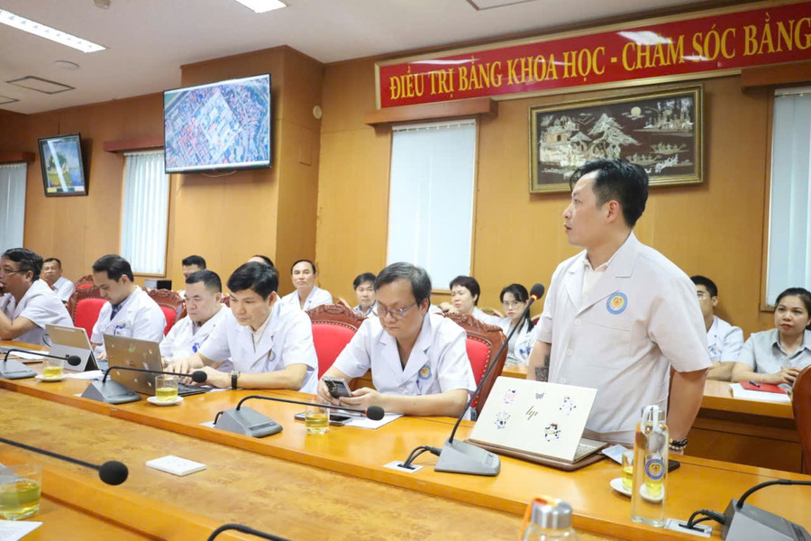 Đại diện các Khoa của bệnh viện thông tin về định hướng hoạt động trong thời gian tới. bv2.jpg