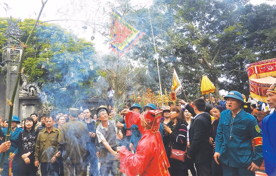 Trò chơi dân gian “Cướp Kén” làng Dị Nậu.