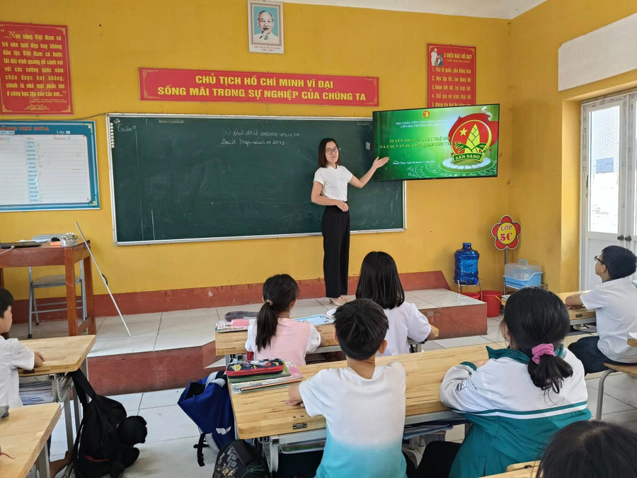 giờ học của cô và trò trường TH La Phù (Thanh Thủy, Phú Thọ). Ảnh tư liệu