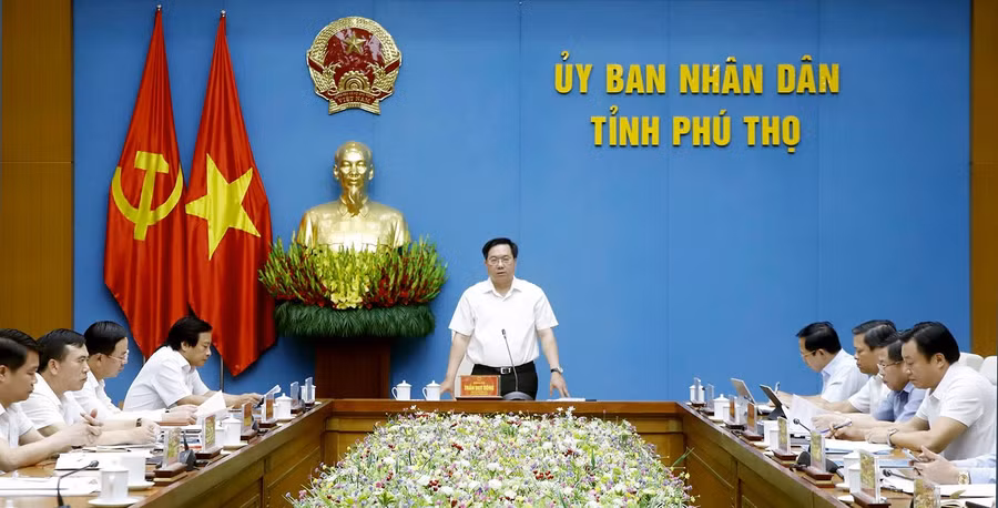 Chủ tịch UBND tỉnh Phú Thọ Trần Duy Đông chủ trì hội nghị giao ban giữa Chủ tịch, các Phó Chủ tịch UBND tỉnh.