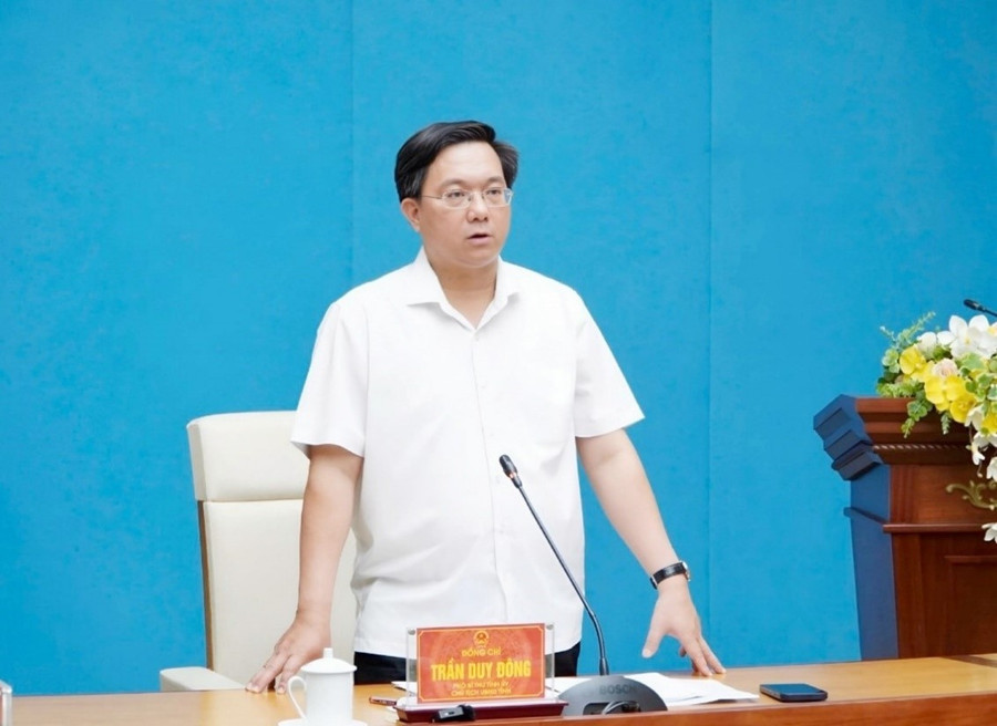 Ông Trần Duy Đông, Chủ tịch UBND tỉnh Phú Thọ nghe báo cáo tiến độ giải phóng mặt bằng Dự án Đường dây 500kV Lào Cai - Vĩnh Yên.