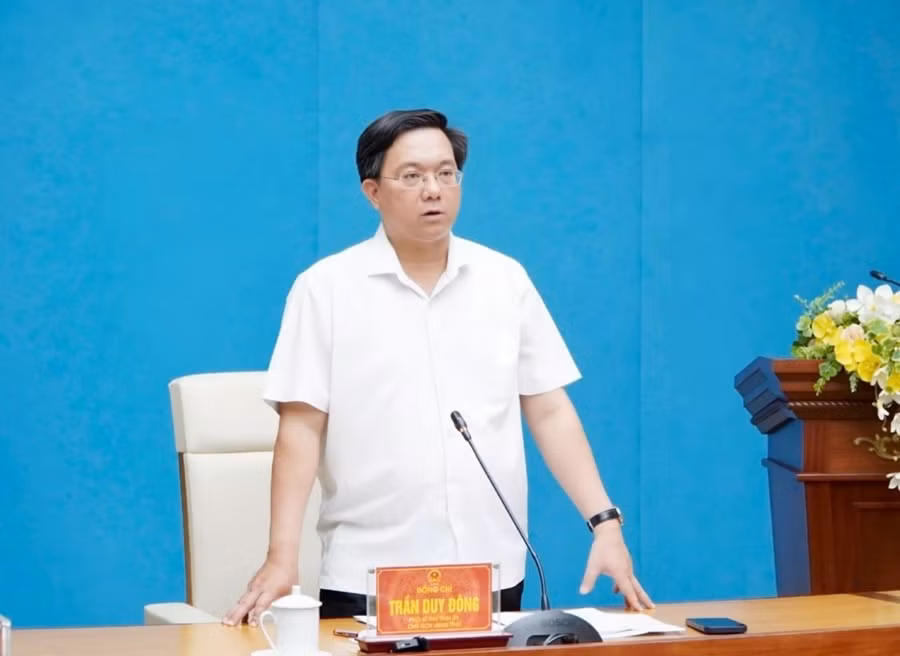 Ông Trần Duy Đông, Chủ tịch UBND tỉnh Phú Thọ nghe báo cáo tiến độ giải phóng mặt bằng Dự án Đường dây 500kV Lào Cai - Vĩnh Yên.