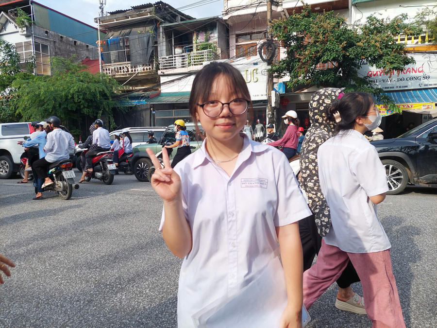 Thí sinh Đỗ Thanh Hiền tại điểm thi Trường THPT Lê Hồng Phong (TP Hà Giang). thanh-hien.jpg