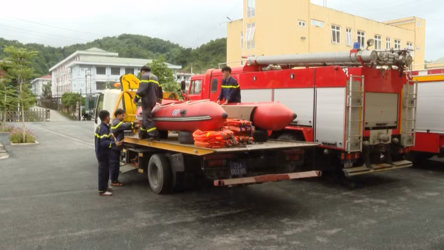 Lực lượng Cảnh sát PCCC và CNCH, Công an tỉnh Hà Giang sẵn sàng phương tiện phục vụ Kỳ thi tốt nghiệp THPT.