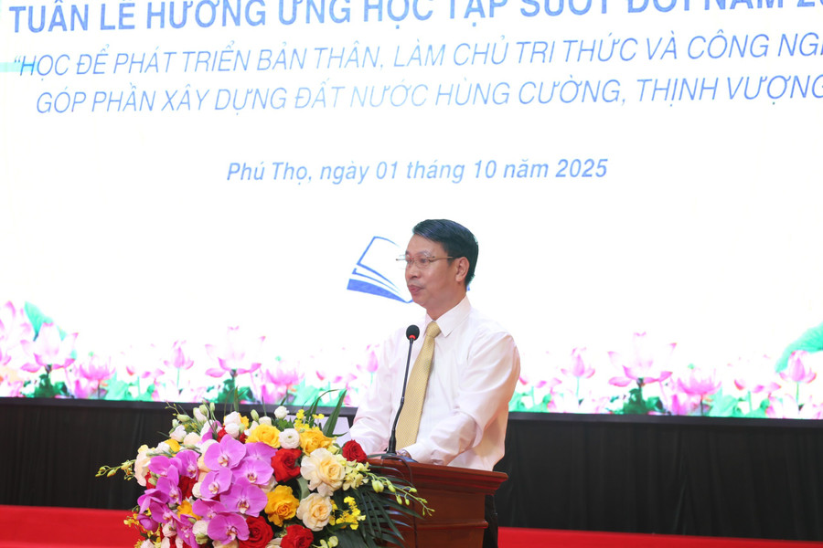 Phó Chủ tịch UBND tỉnh Phú Thọ Nguyễn Khắc Hiếu phát biểu tại lễ khai mạc. a-hieu1.jpg