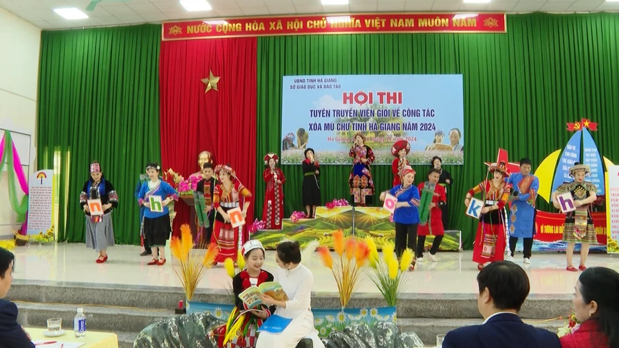 Sở Giáo dục và Đạo tạo Hà Giang tổ chức thành công Hội thi tuyên truyền viên giỏi về công tác xóa mù chữ 2024.