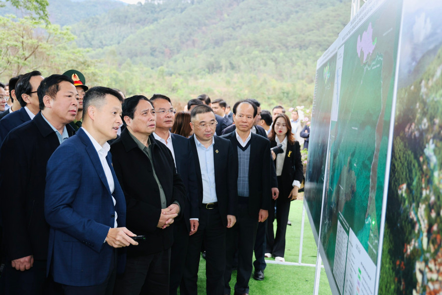 Thủ tướng Phạm Minh Chính kiểm tra khu vực phát triển dự án khu du lịch nghỉ dưỡng sinh thái Tam Đảo 2.