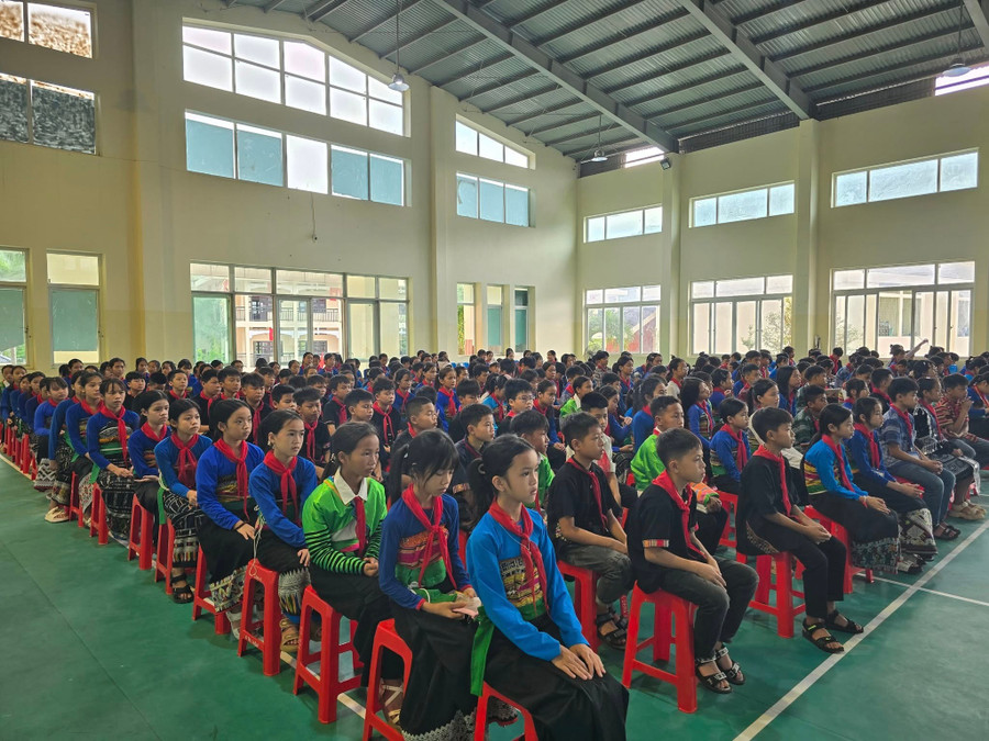 Hoạt động giáo dục tại Trường Phổ thông Dân tộc Nội trú THCS Quan Sơn, tỉnh Thanh Hóa. Ảnh: PTDTNT THCS Quan Sơn th-mh2.jpg