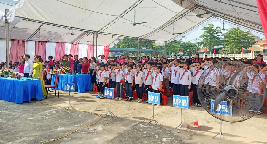 Lễ khai giảng năm học mới tại Trường TH Phú Nham, xã Phù Ninh. Ảnh: TH Phú Nham