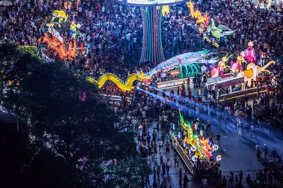 Mô hình đèn Trung thu tại Lễ hội Thành Tuyên.