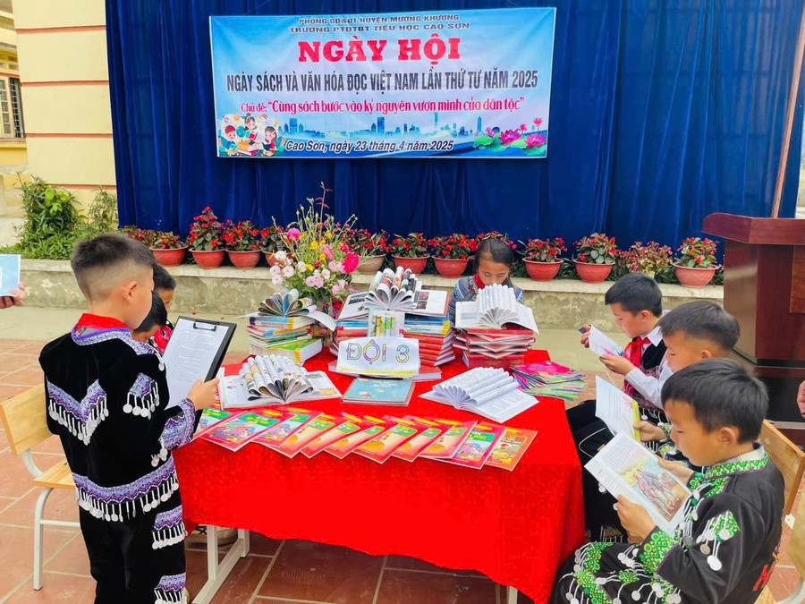 Hoạt động ngoại khóa của học sinh Trường PTDTBT Tiểu học Cao Sơn (Lào Cai) cao-son-3.jpg