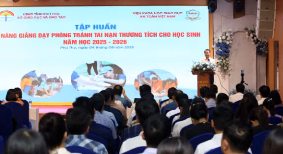 Quang cảnh lớp tập huấn.