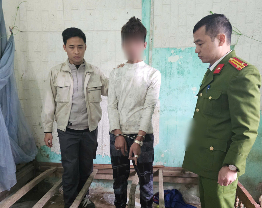 Công an bắt giữ Đ.T.L. Ảnh: Công an tỉnh Phú Thọ
