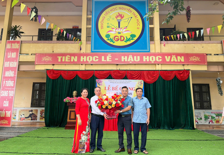 Sự nỗ lực và quyết tâm của Ban giám hiệu, giáo viên cùng học sinh trong suốt thời gian qua đã được địa phương, người dân tin tưởng. nth5.jpg