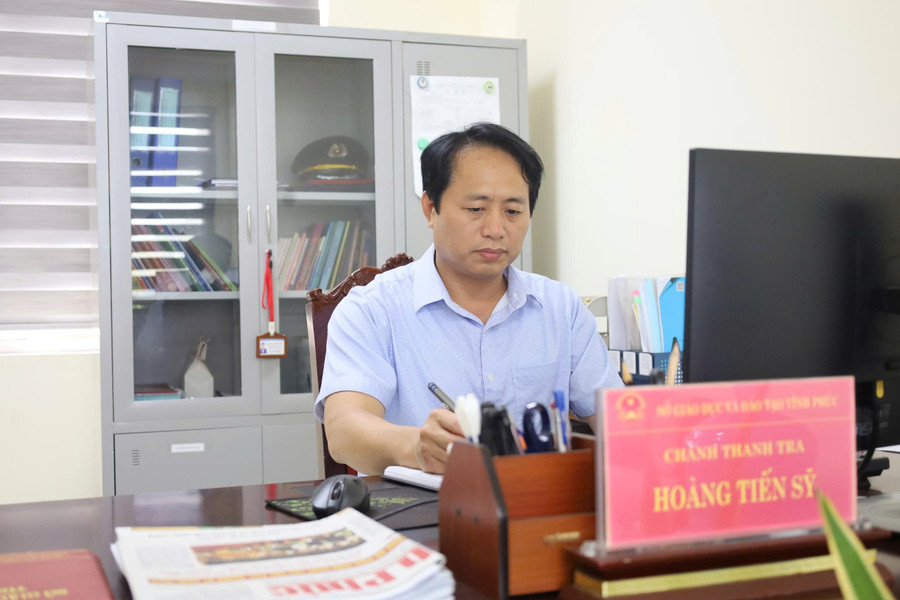 Ông Hoàng Tiến Sỹ - Chánh Thanh tra Sở GD&DDT Vĩnh Phúc thông tin tới Báo GD&TĐ. a-sy.jpg