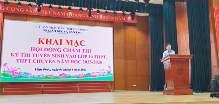 Ông Phạm Khương Duy - Phó Giám đốc Sở GD&ĐT Vĩnh Phúc phát biểu khai mạc Hội đồng chấm thi vào lớp 10 năm 2025.