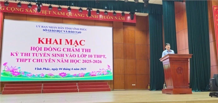 Ông Phạm Khương Duy - Phó Giám đốc Sở GD&ĐT Vĩnh Phúc phát biểu khai mạc Hội đồng chấm thi vào lớp 10 năm 2025.