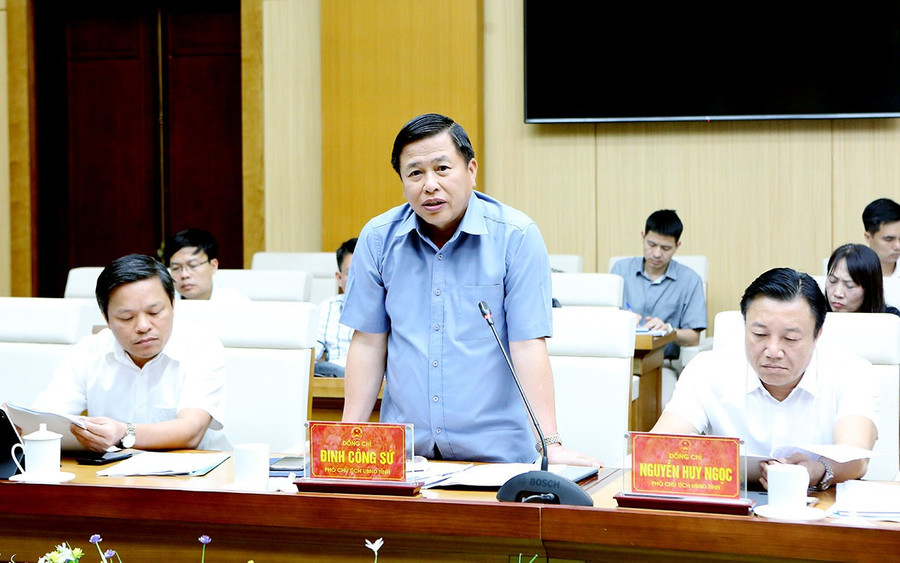 Phó Chủ tịch UBND tỉnh Phú Thọ Đinh Công Sứ phát biểu tại hội nghị. pctpt.jpg