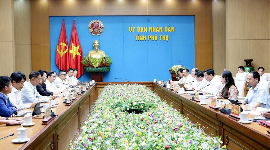 Quang cảnh buổi làm việc.
