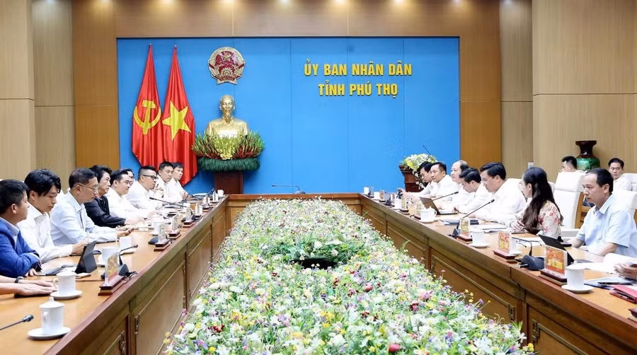 Quang cảnh buổi làm việc.