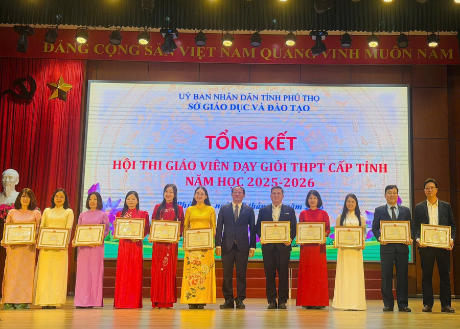 Lễ tổng kết và trao giải.