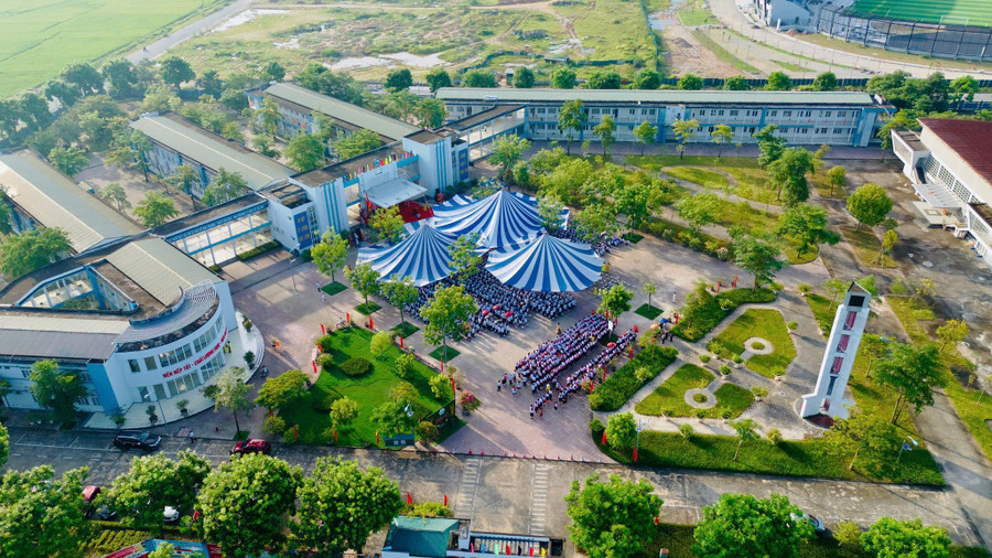 Trường THCS Vĩnh Yên có cơ sở vật chất khang trang, hiện đại. 1-truong-thcs-vinh-yen.jpg