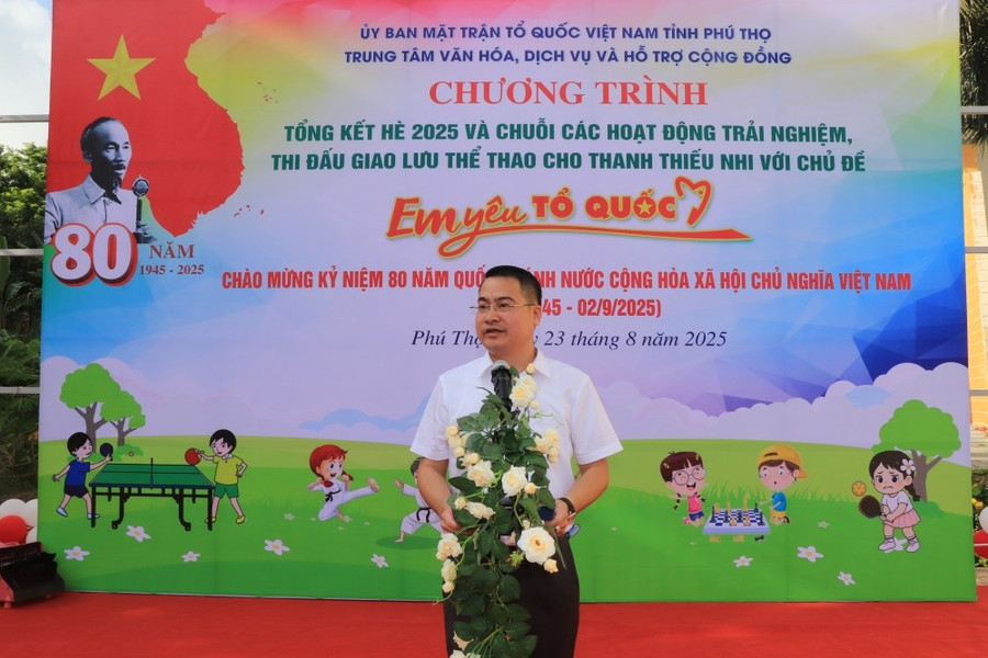 Ông Tạ Thanh Tùng - Phó Giám đốc Trung tâm Văn hóa, Dịch vụ và Hỗ trợ cộng đồng tỉnh Phú Thọ phát biểu tại chương trình. tttd2.jpg