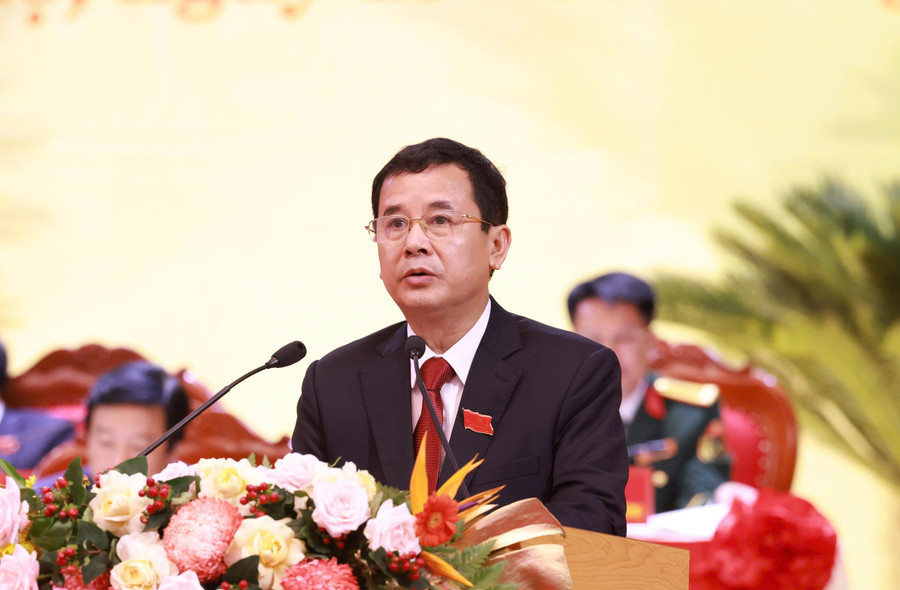Ông Đặng Công Hòa, Bí thư Đảng ủy xã Tam Dương trình bày tham luận tại đại hội. c1.jpg