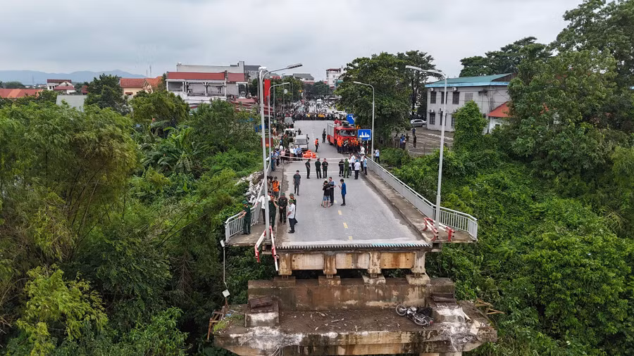 Không để học sinh gián đoạn học tập vì sự cố sập cầu Phong Châu
