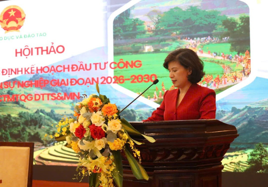 Phó Cục trưởng Cục GDNN-GDTX Vũ Thị Tú Anh phát biểu tại hội thảo. ht2.jpg