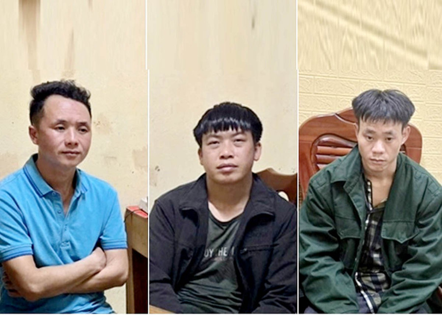  nam thanh niên bị cáo buộc tổ chức cho 11 người Trung Quốc nhập cảnh trái phép vào Việt Nam. Ảnh: Công an tỉnh Hà Giang