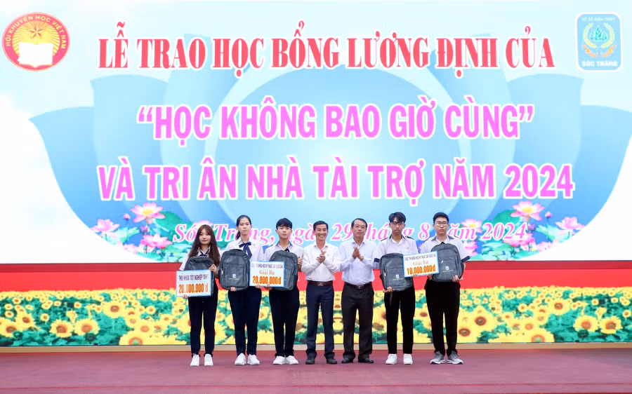 Sóc Trăng phát huy truyền thống hiếu học, đẩy mạnh công tác khuyến học, khuyến tài. Ảnh: X. Lương