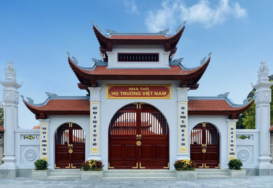 Trương Minh Giảng được phối thờ cùng 13 danh nhân họ Trương tại di tích nhà thờ họ Trương Việt Nam.