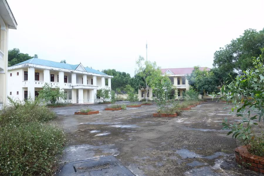 ha tinh truong hon 16 ty dong 11 nam khong co hoc sinh (2).jpg