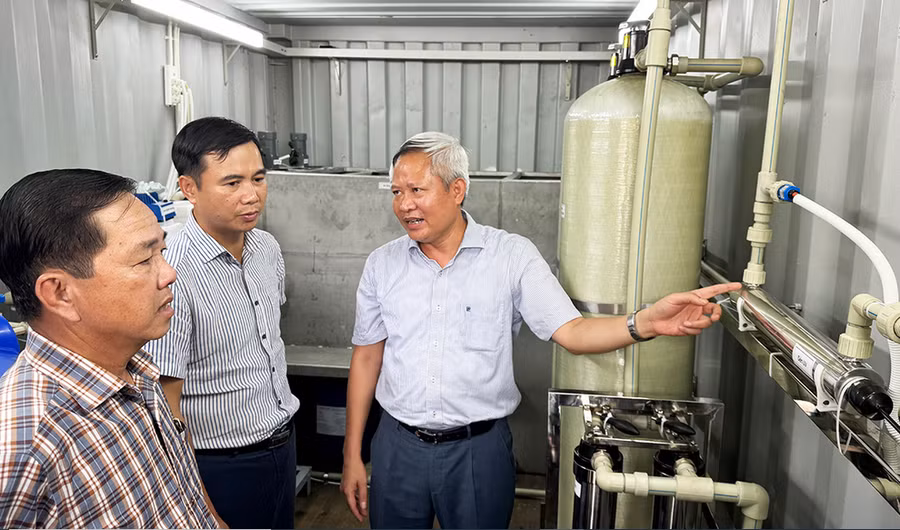 Hệ thống lọc nước nhiễm phèn được lắp đặt tại trường học ở Sóc Trăng.