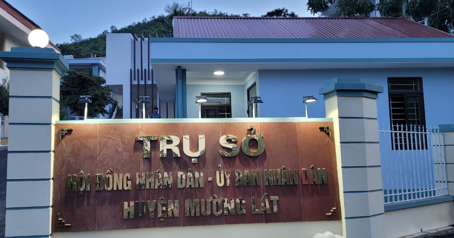 Trụ sở UBND huyện Mường Lát.