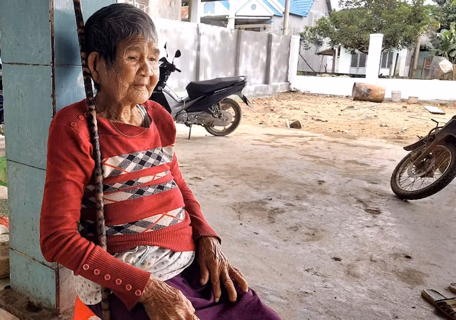 Nui tho cam va noi oan hoa da (2).jpg