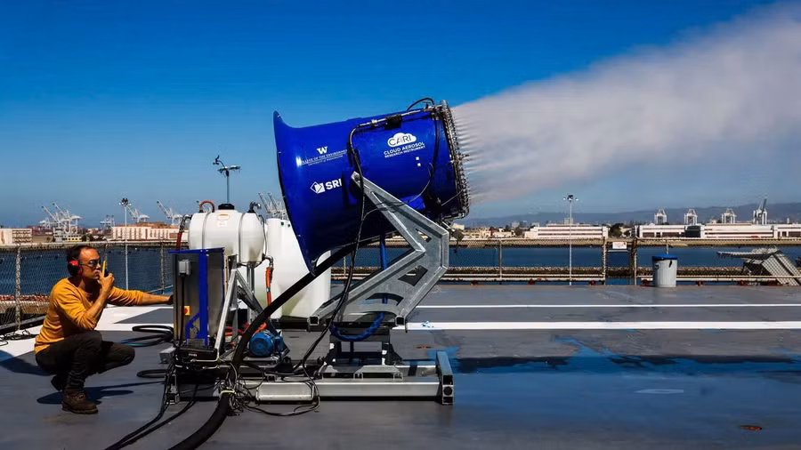 Phun khí dung vào tầng bình lưu.