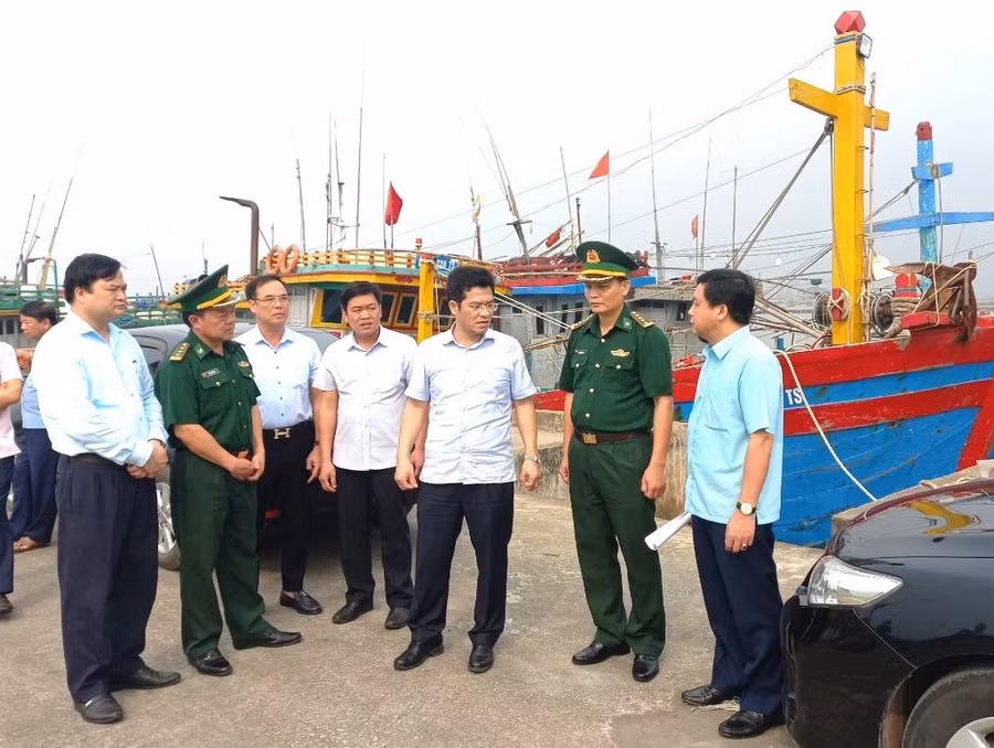 nam-dinh-va-chuyen-go-the-vang-iuu-3.jpg