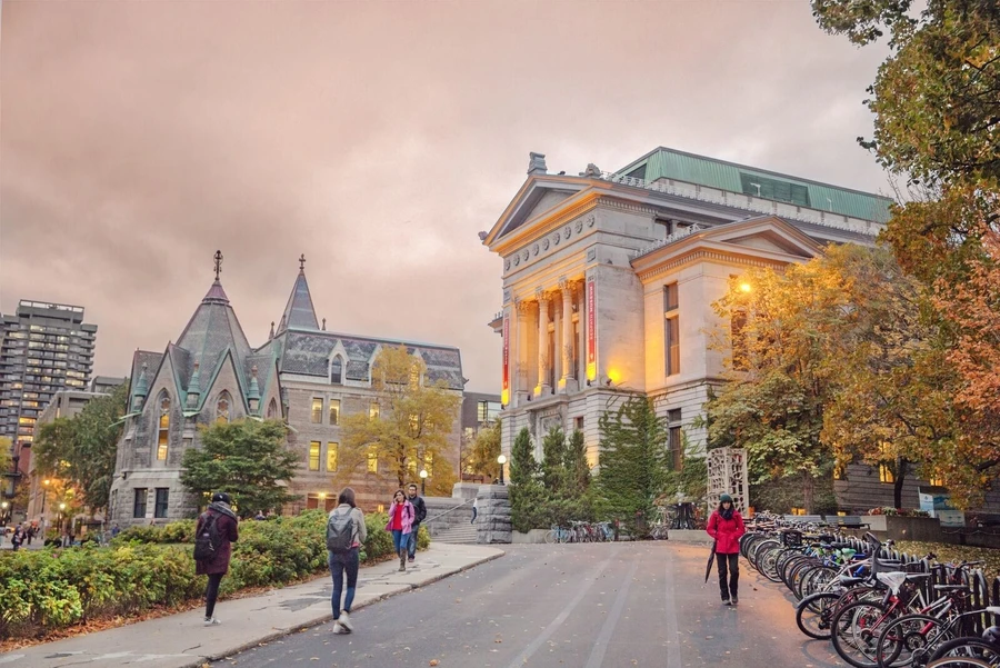 Canada từng là thị trường việc làm “cởi mở” với sinh viên quốc tế.