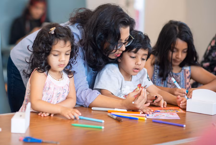 Tỷ lệ sinh tại Nam Á bắt đầu giảm.